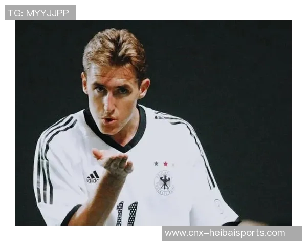 10号足球运动员的传奇之路与球场上的辉煌瞬间解析